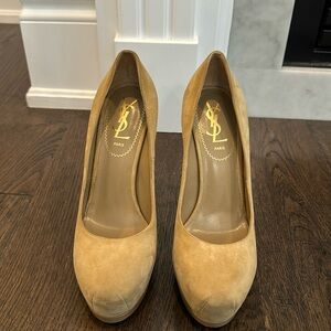 Yves Saint Laurent nude suede pumps